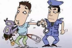 于都学生爆料盗窃事件最新,学生爆料，警方介入调查