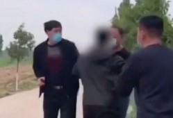 男记者爆料被打视频大全,现场惊心动魄